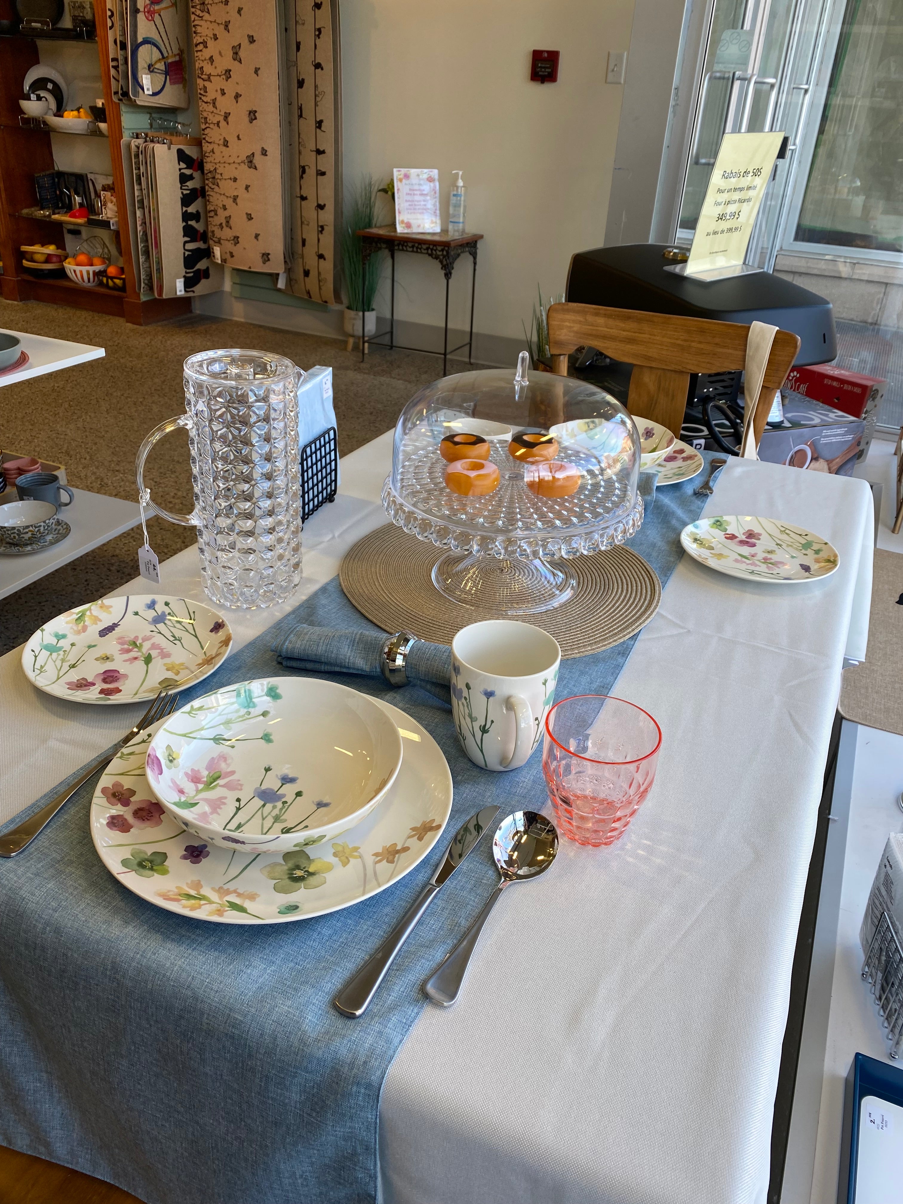 CLOCHE A GATEAU EN ACRYLIQUE