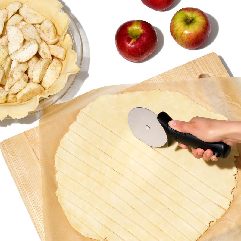 ROULETTE A PIZZA OXO PROTEGE POUCE