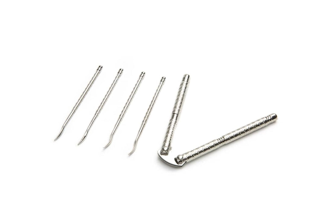 CASSE NOIX ET 4 PIQUES