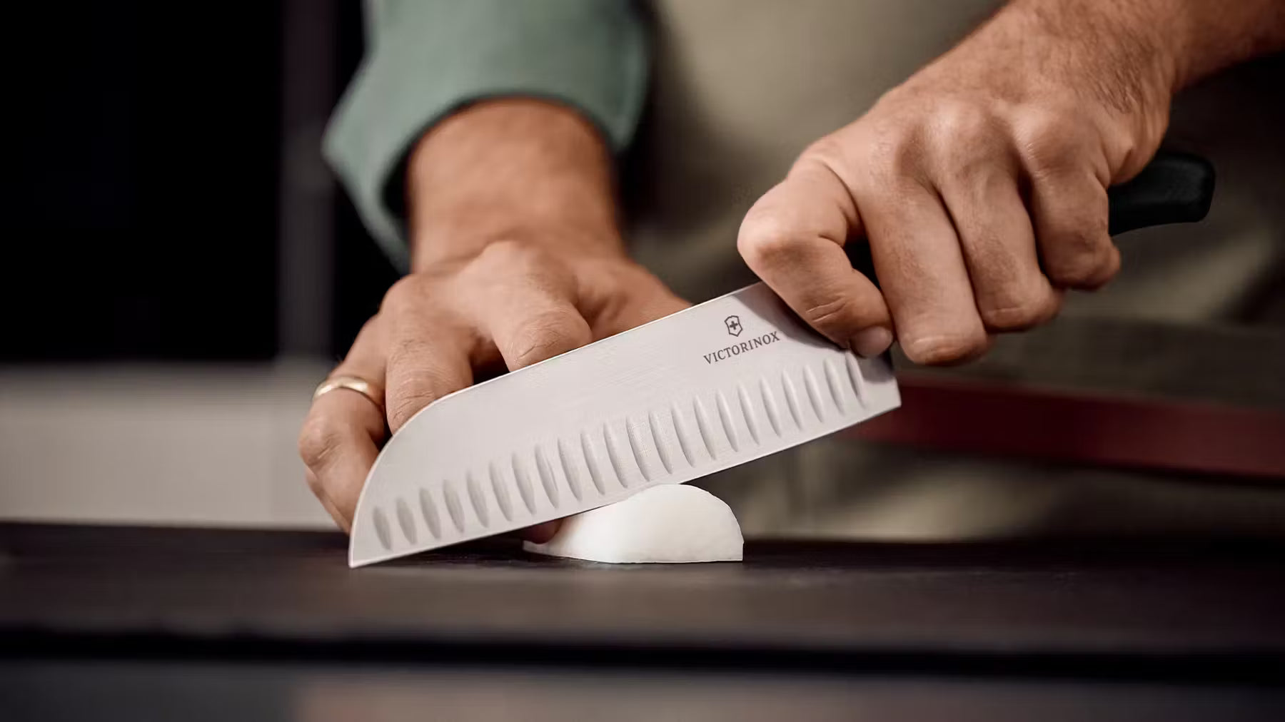 COUTEAU SANTOKU 17CM /7'' VICTORINOX