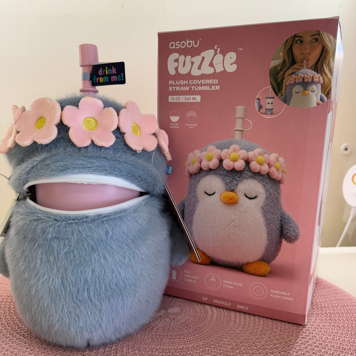 BOUTEILLE ET PELUCHE FUZZIE PINGOUIN