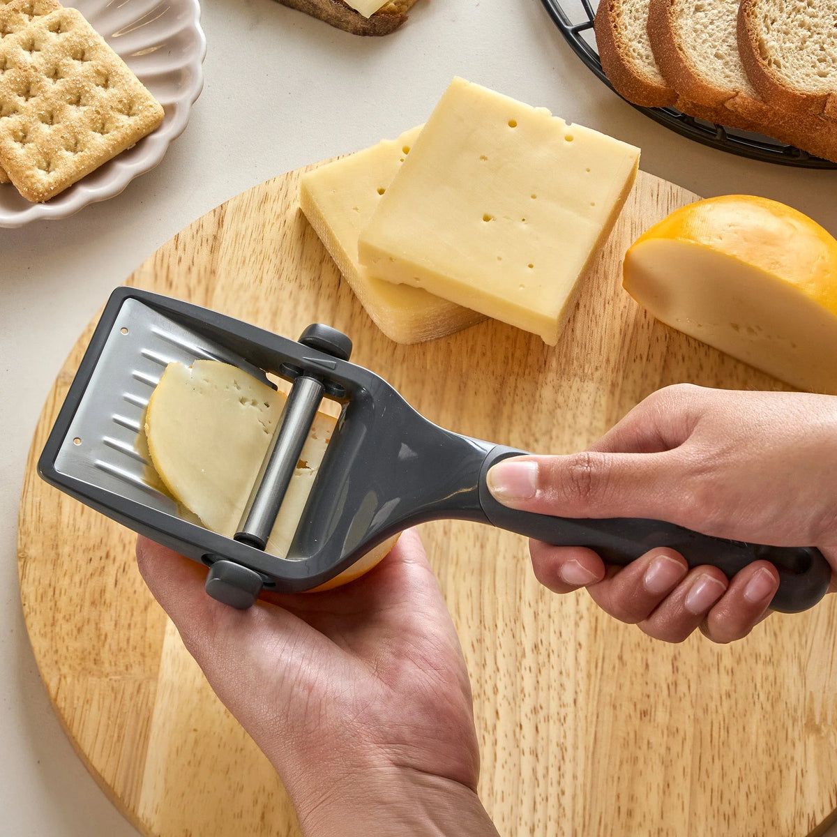 RÂPE FROMAGE ZYLISS NOIRE