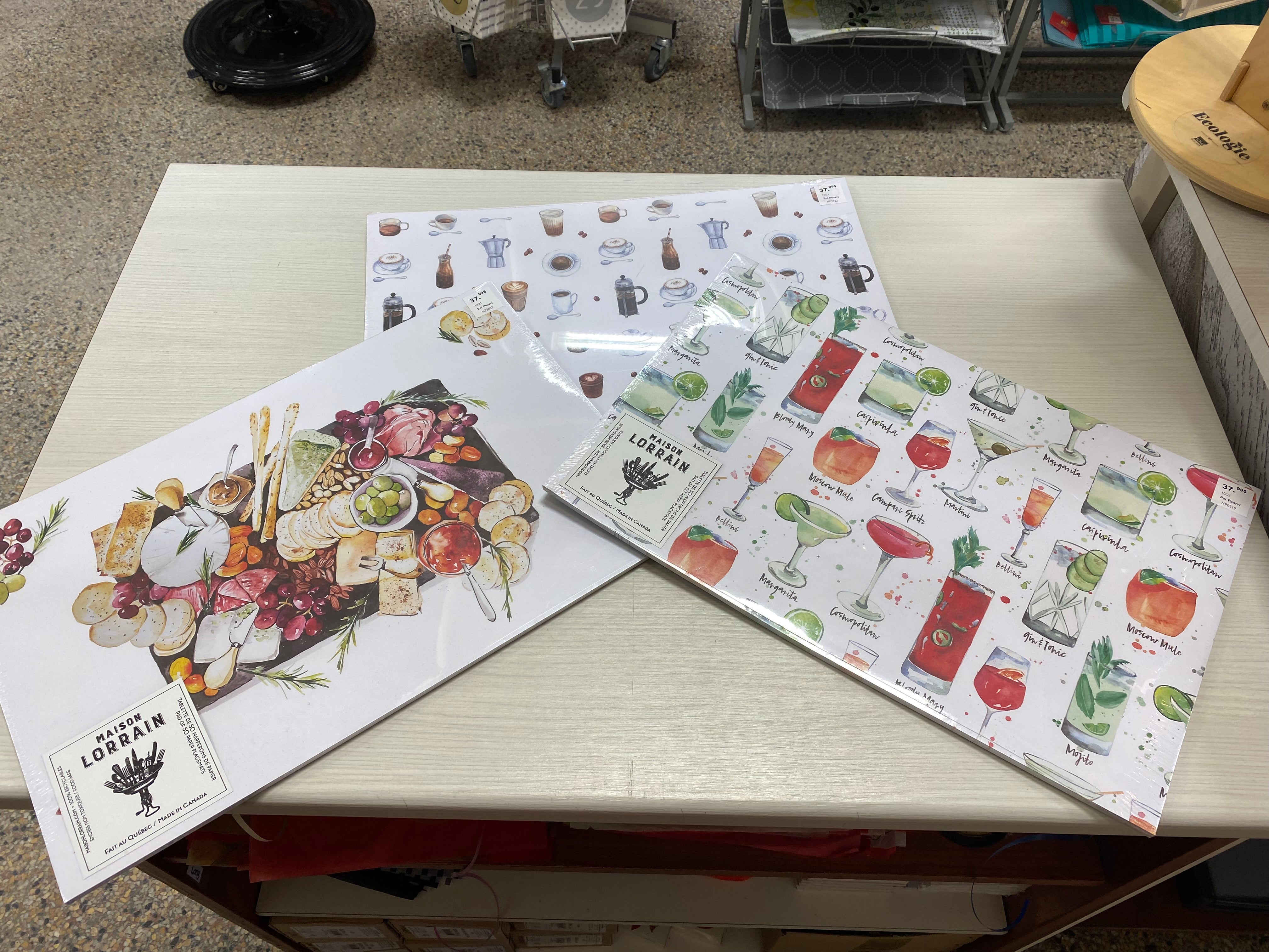 50 NAPPERONS DE PAPIER COCKTAILS