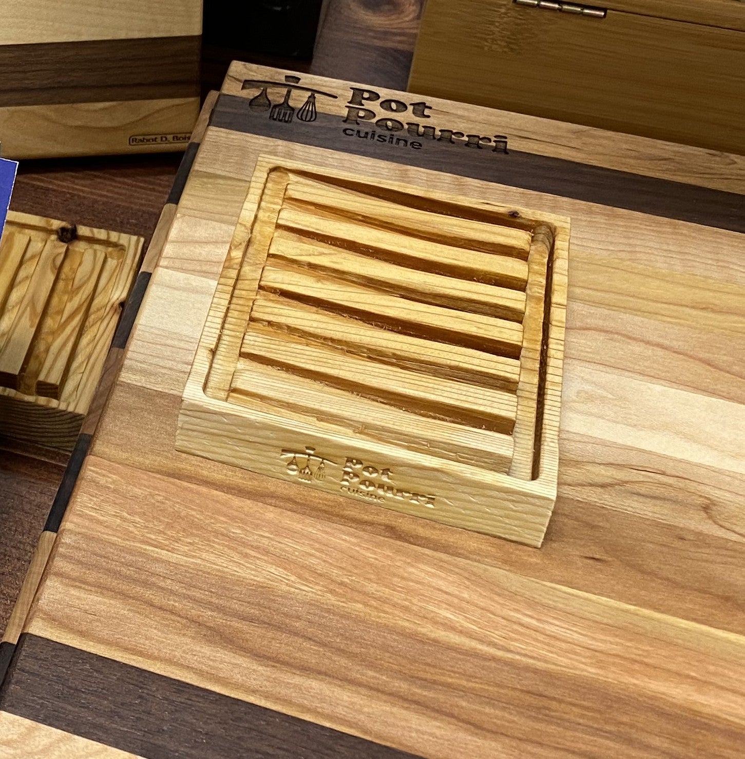 PORTE-SAVON EN BOIS - DCOULÉ